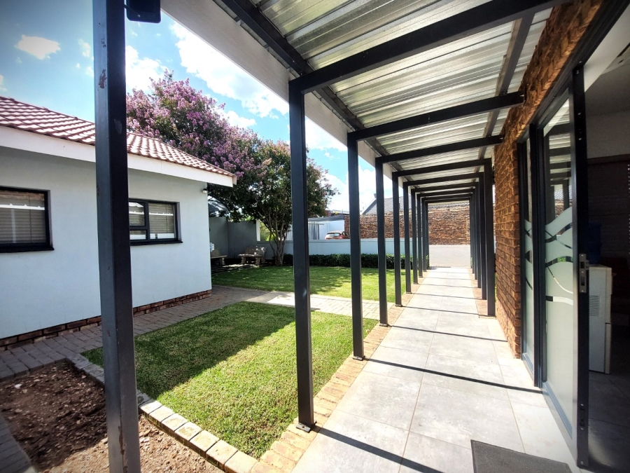  Bedroom Property for Sale in Wilkoppies North West